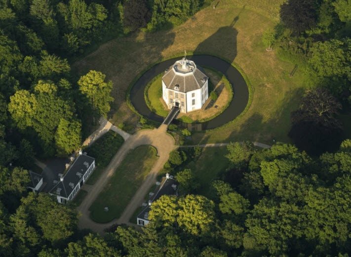 Kasteel Drakensteyn, Netherlands